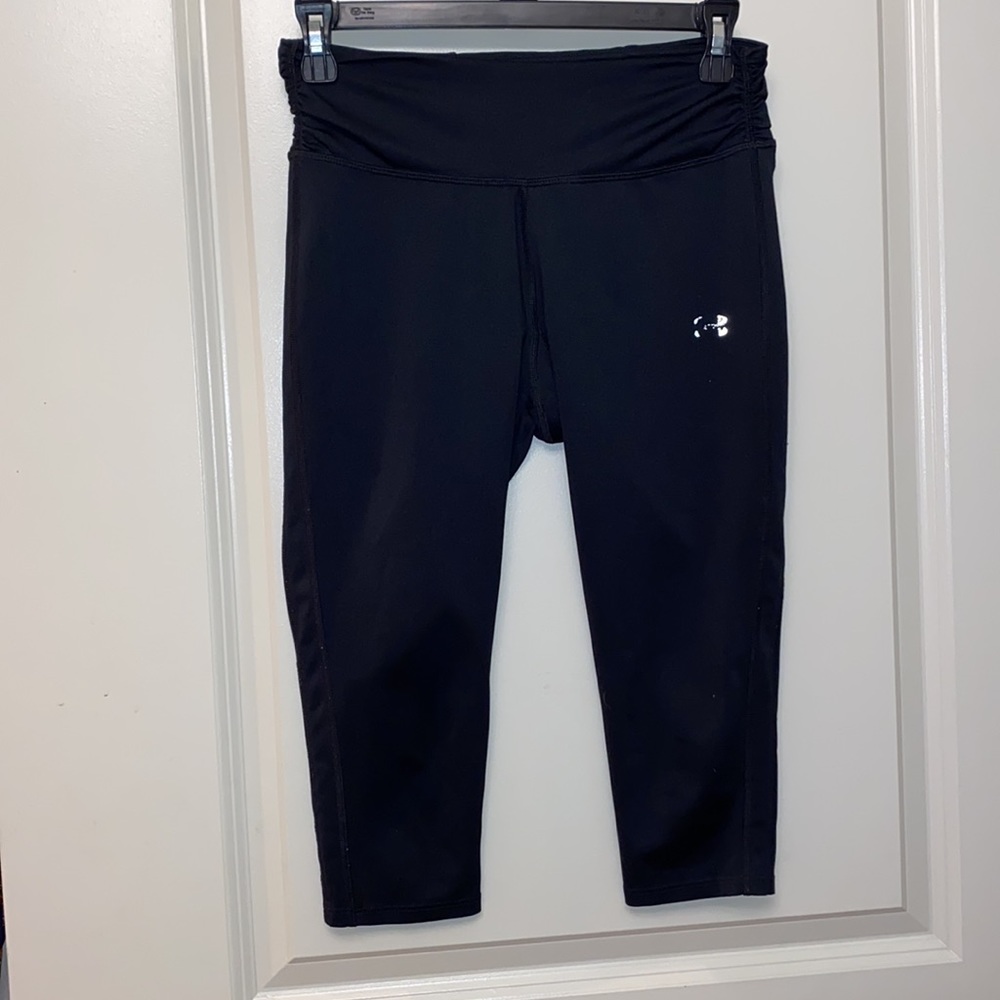 Under Armour Black Yoga Pants w/ Back Zipper Pocket